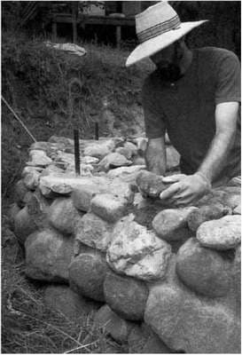 Дом из самана-цоколь