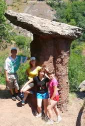 каменные грибы