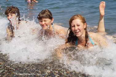 на пляже в Алуште