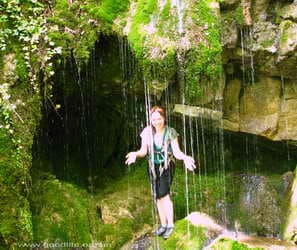 я под водопадом