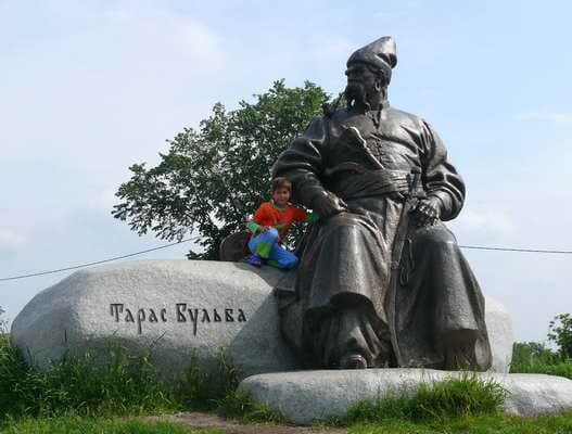 памятник т.Бульбе в Келеберде