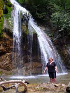 Я под водопадом Джур-Джур
