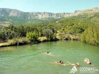 Купание в горном озере