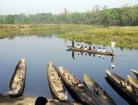 на каноэ по речке с крокодимлами читван